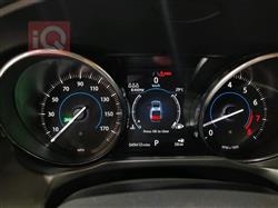 جاكوار XF